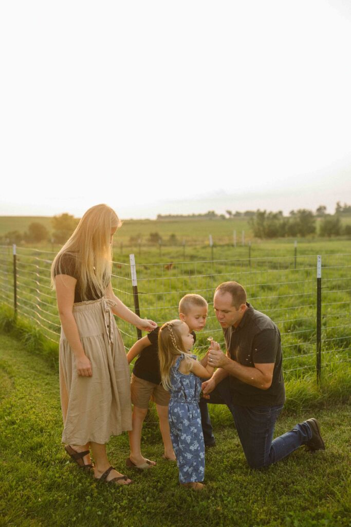 Cedar Rapids Homestead Family Session